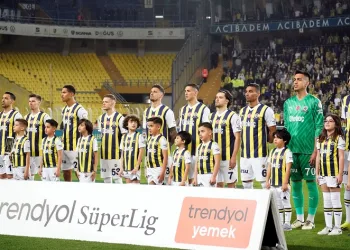 Fenerbahçe 3 branşta şampiyonluğa oynuyor