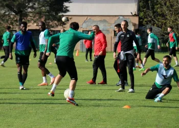 Sakaryaspor, Erzurumspor FK mesaisine devam ediyor