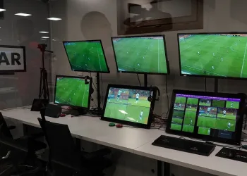 Süper Lig’de yabancı Video Yardımcı Hakemi (VAR) uygulaması başlayacak