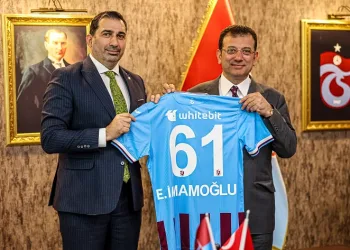 Ekrem İmamoğlu, Trabzonspor’u ziyaret etti