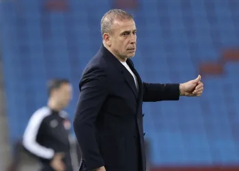Trabzonspor Teknik Direktörü Abdullah Avcı: “İki kulvarda yolumuza devam ediyoruz”
