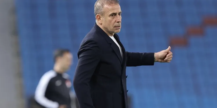 Trabzonspor Teknik Direktörü Abdullah Avcı: “İki kulvarda yolumuza devam ediyoruz”