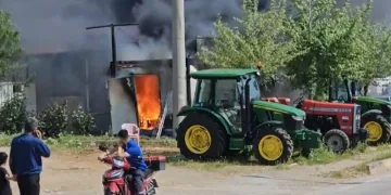 Konteynerde çıkan yangın paniğe neden oldu