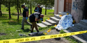 Boşanma aşamasındaki eşi tarafından öldürüldü