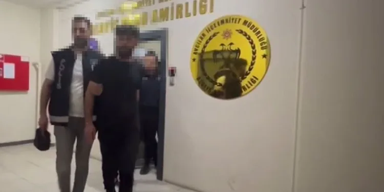 Avcılar’da evine girdikleri şahsı bağlayıp paralarını ve köpeğini çalan şahıslar yakalandı