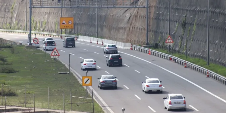 TEM’in Bolu geçişinde akıcı yoğunluk