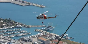 Antalya’da teleferik kazasında mahsur kalanlar helikopterle kurtarıldı