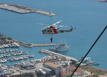 Antalya’da teleferik kazasında mahsur kalanlar helikopterle kurtarıldı