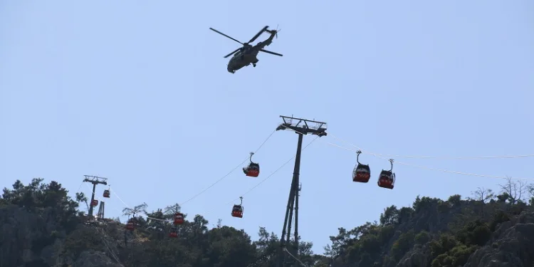 Antalya’da teleferik operasyonu 23 saatte tamamlandı, 174 kişi kurtarıldı