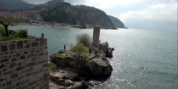 Amasra 8 günde nüfusunun 100 katı turist ağırladı