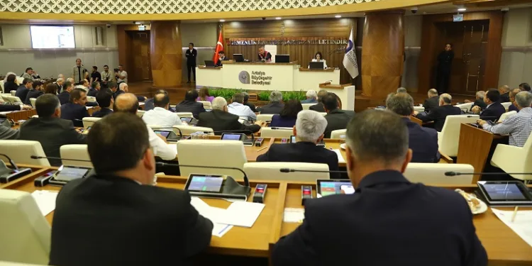 Antalya Büyükşehir Belediye Meclisi yeni dönemin ilk toplantısını yaptı