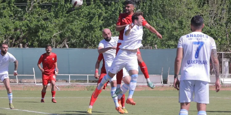 TFF 3. Lig: Efeler 09 SFK: 1 – Anadolu Üniversitesi: 1
