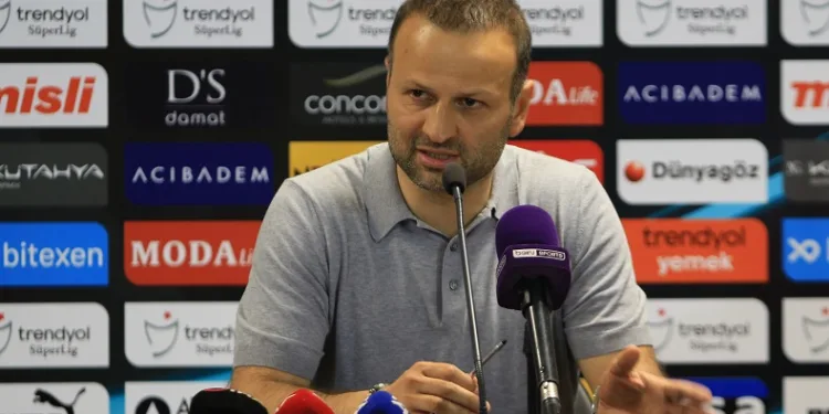 İstanbulspor Teknik Direktörü Osman Zeki Korkmaz: “Hayal kurmak, hedef koymak, insanın olduğu yerle alakalı değildir”