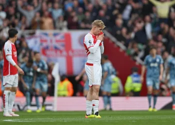 Arsenal şampiyonluk yarışında 3 puan bıraktı