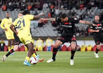 Trendyol Süper Lig: Fatih Karagümrük: 1 – Fenerbahçe: 2