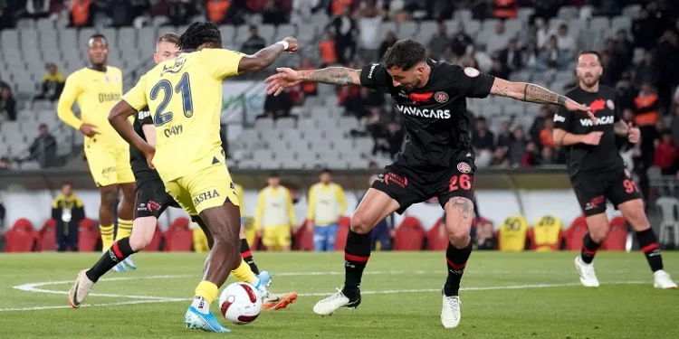 Trendyol Süper Lig: Fatih Karagümrük: 1 – Fenerbahçe: 2
