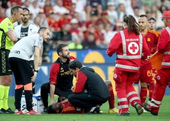 Evan N’Dicka yere yığıldı, Udinese-Roma maçı tatil edildi