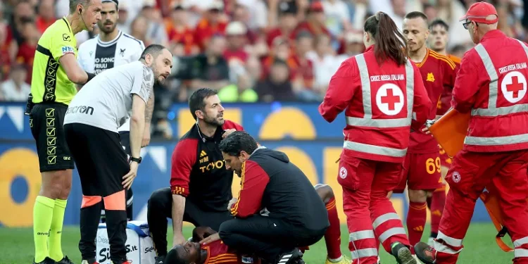 Evan N’Dicka yere yığıldı, Udinese-Roma maçı tatil edildi