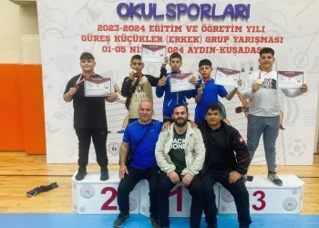 Yunusemreli güreşçiler Kuşadası’nda Manisa’nın gururu oldu