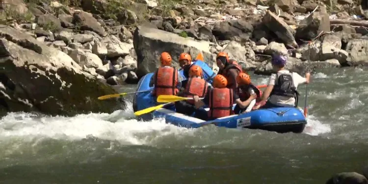 Rafting sezonu, yerli ve yabancı 5 bin kişi ile başladı