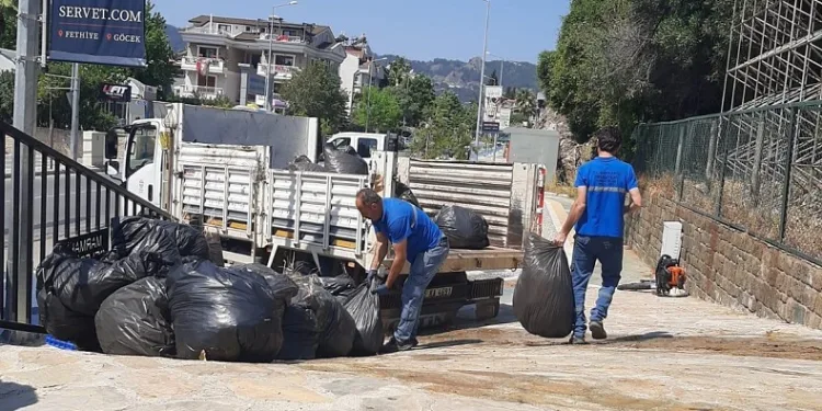 Marmaris’te 9 günde bin 400 ton atık toplandı