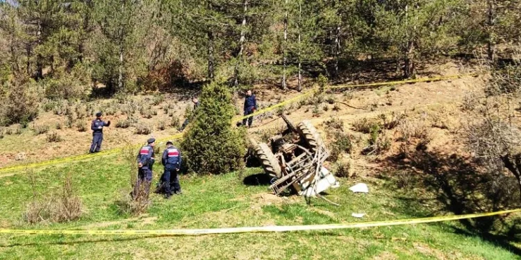 Emet’te devrilen traktörün altında kalan çiftçi hayatını kaybetti