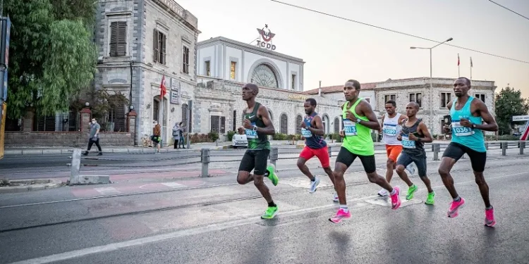 Maraton İzmir’de geri sayım başladı