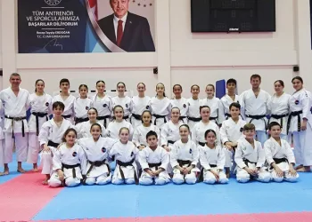 Efsane karateci Turgay Yeşilyurt, Tavşanlı’da sporculara ‘Kata’ semineri verdi