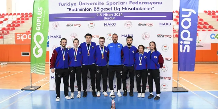 Anadolu Üniversitesi Badminton Takımı Süper Lige yükseldi