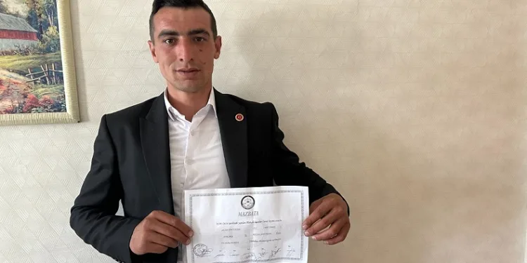 Kızılcahamam’ın en genç muhtarı 22 yaşındaki Hüseyin Ünsal görevine başladı