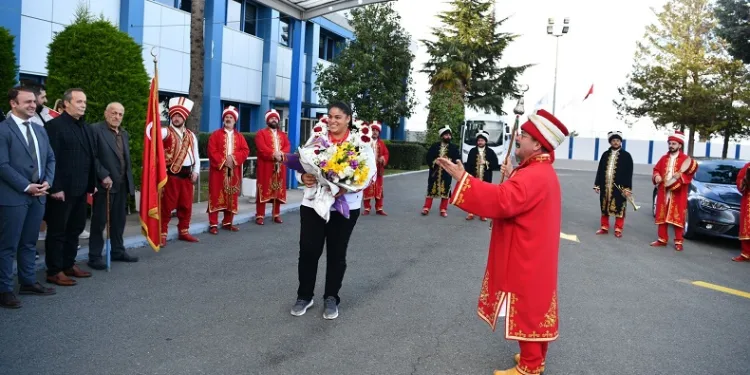 Avrupa şampiyonu Havvanur Kethüda’ya Trabzon’da görkemli karşılama