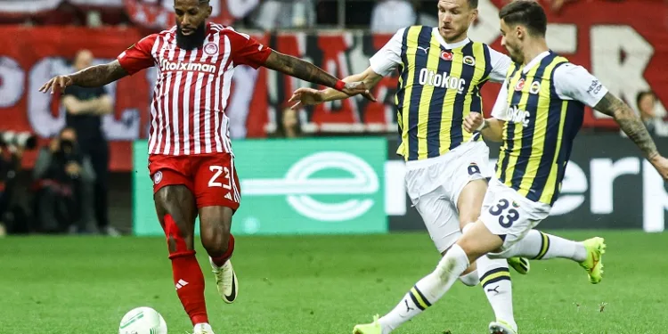 Fenerbahçe, UEFA Avrupa Konferans Ligi’nde yarı final için sahada
