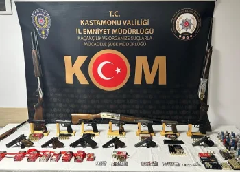 Kastamonu’da 44 adrese operasyon: 28 gözaltı