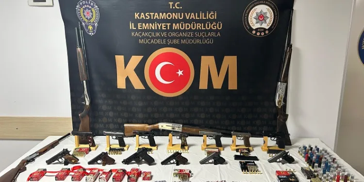 Kastamonu’da 44 adrese operasyon: 28 gözaltı