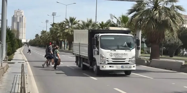 Tehlikeli geçiş: Üst geçit istiyorlar
