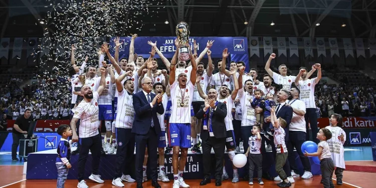 Efeler Ligi’nde şampiyon Halkbank