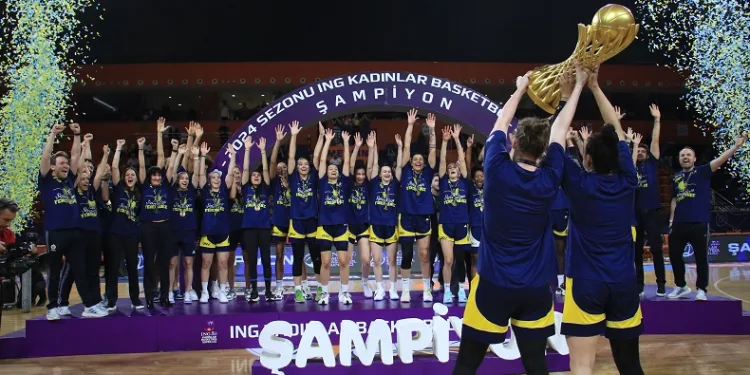 Kadınlar Basketbol Süper Ligi’nde Fenerbahçe üst üste 6. kez şampiyon