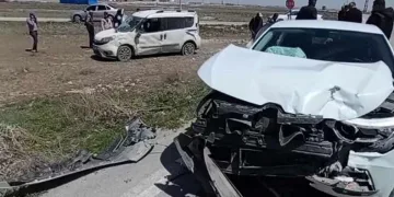 Konya’da iki araç çarpıştı
