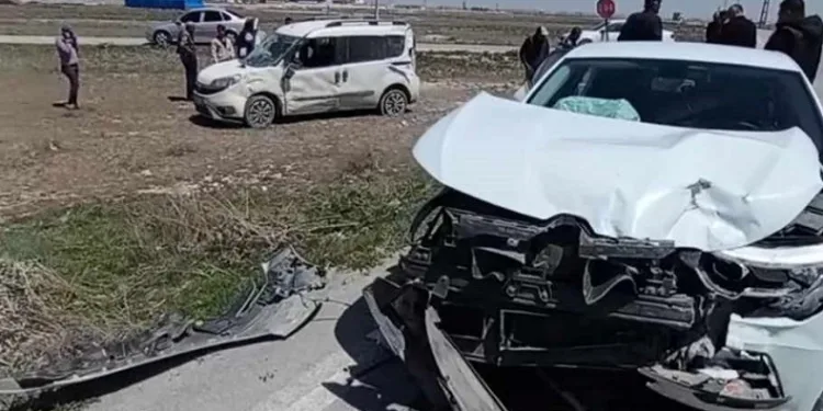 Konya’da iki araç çarpıştı