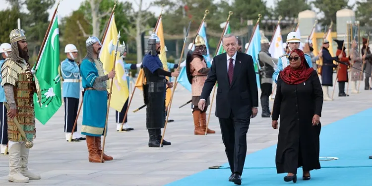Cumhurbaşkanı Erdoğan, Tanzanya Cumhurbaşkanı Hassan'ı resmi törenle karşıladı