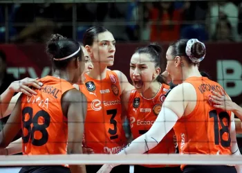 Sultanlar Ligi: Eczacıbaşı Dynavit: 3 – Fenerbahçe: 0