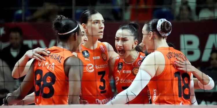 Sultanlar Ligi: Eczacıbaşı Dynavit: 3 – Fenerbahçe: 0