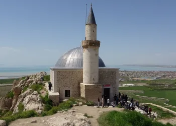 Osmanlı’nın Van’daki sembolü yeniden ibadete açıldı