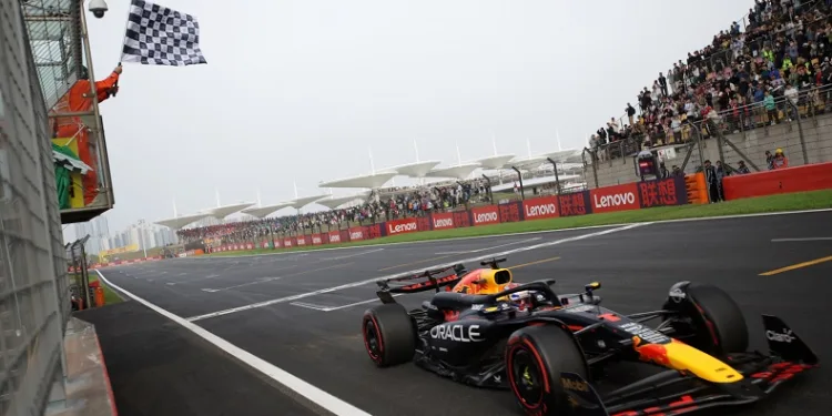 Çin’de pole pozisyonu Max Verstappen’in