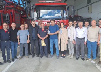 Vezirköprü’de emekliye ayrılan itfaiye personeli uğurlandı