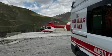 Van’da göğüs ağrısı olan hasta için ambulans helikopter havalandı