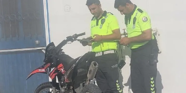 Devrilen motosikletin sürücüsü yaralandı