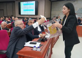 Edremitli meclis üyelerine yeni görevleri verildi