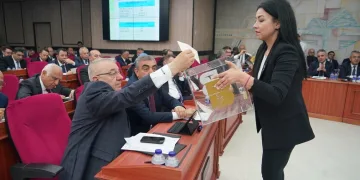 Edremitli meclis üyelerine yeni görevleri verildi