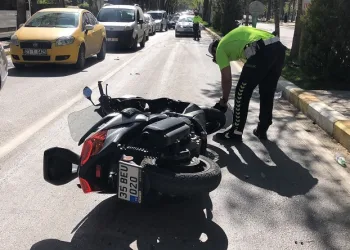 Elazığ’da motosiklet devrildi: 2 yaralı